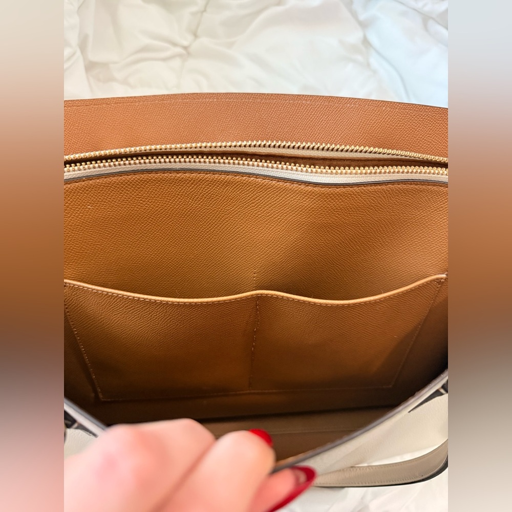Large leather Coach Tote - Picture 5 of 10